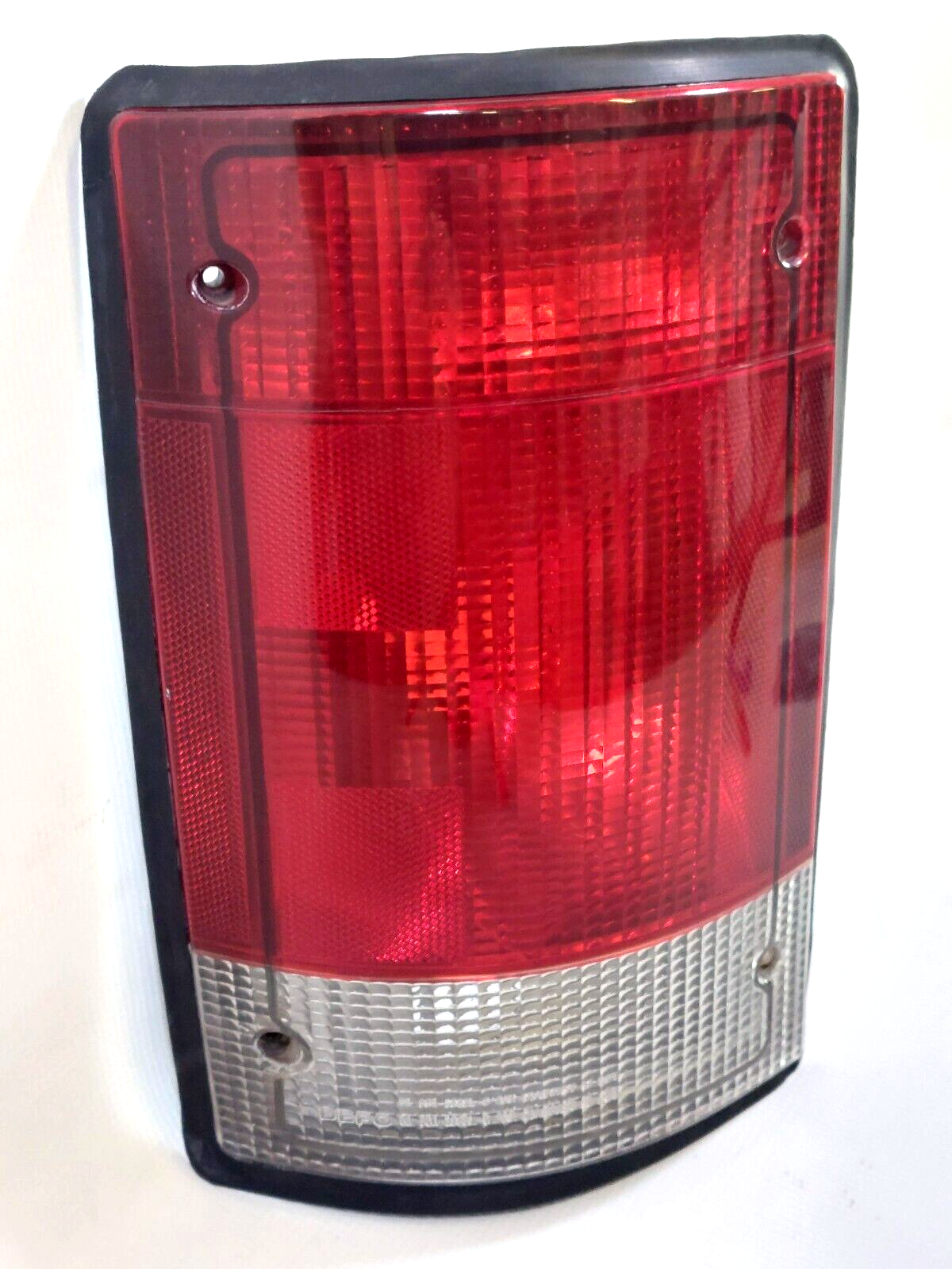 95-04 FORD E150 E250 E350 DRIVER LEFT SIDE REAR BRAKE QUARTER MTD TAIL LIGHT OEM