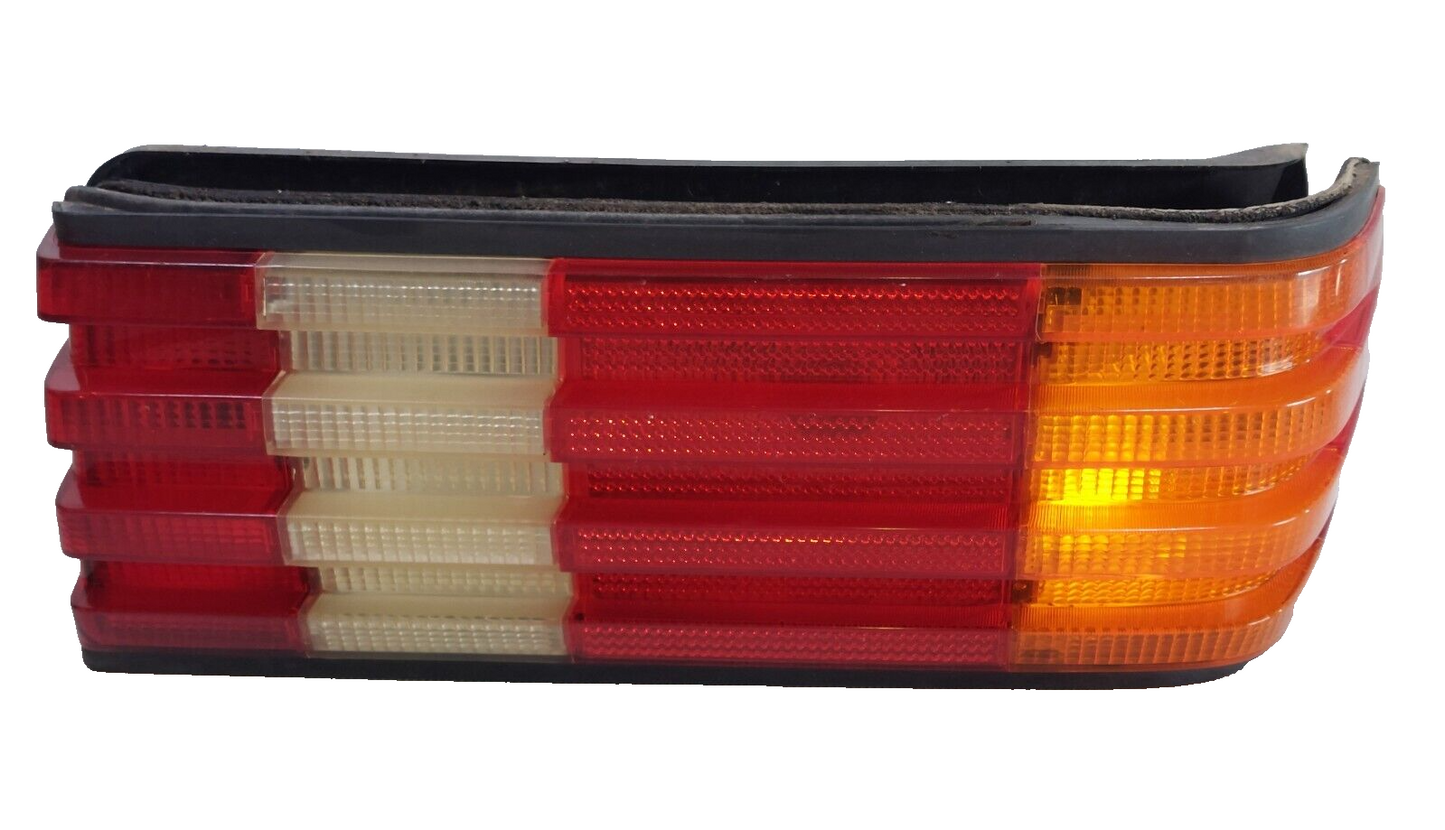 1986-1991 MERCEDES-BENZ W126 SEL 560 SEC PASSENGER RIGHT RH TAIL LIGHT LAMP